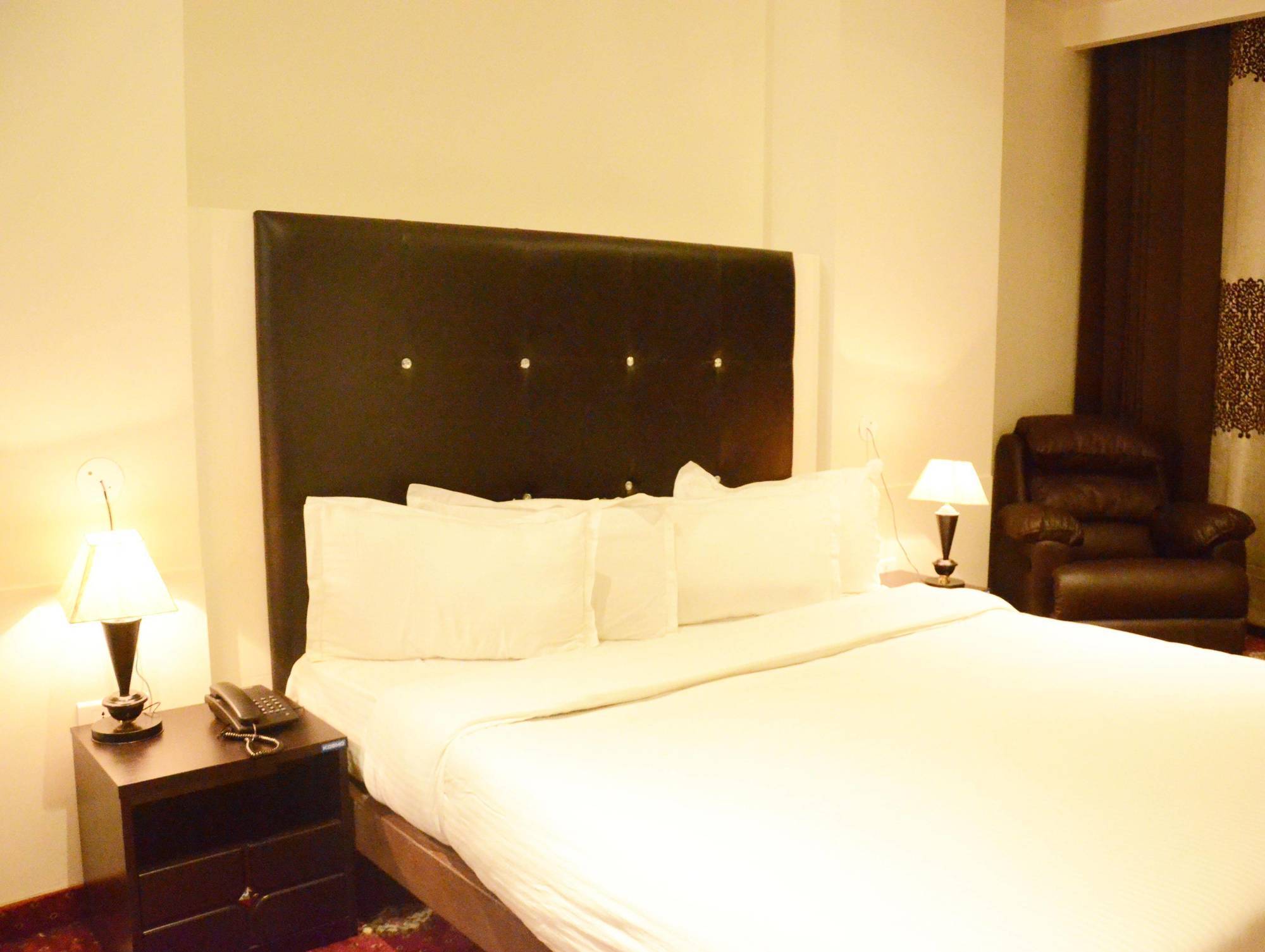 Fabhotel Prudent Αμριτσάρ Εξωτερικό φωτογραφία