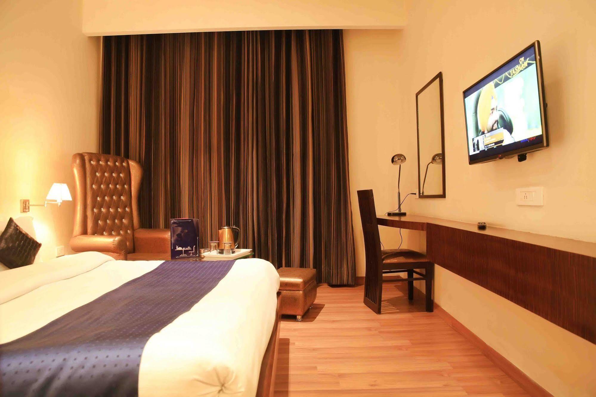 Fabhotel Prudent Αμριτσάρ Εξωτερικό φωτογραφία